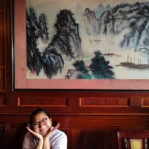 Du ciel bleu à Lille (‼️) = couleurs d'automne sur l'architecture, les arbres et @mai_lv